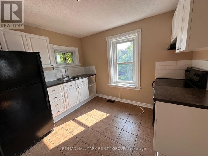 Property Photo:  1308 Shillington Avenue 3  ON K1Z 8A5 