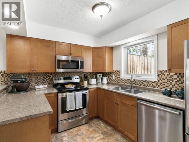 Property Photo:  1717 Hickory Street  YT Y1A 4X6 