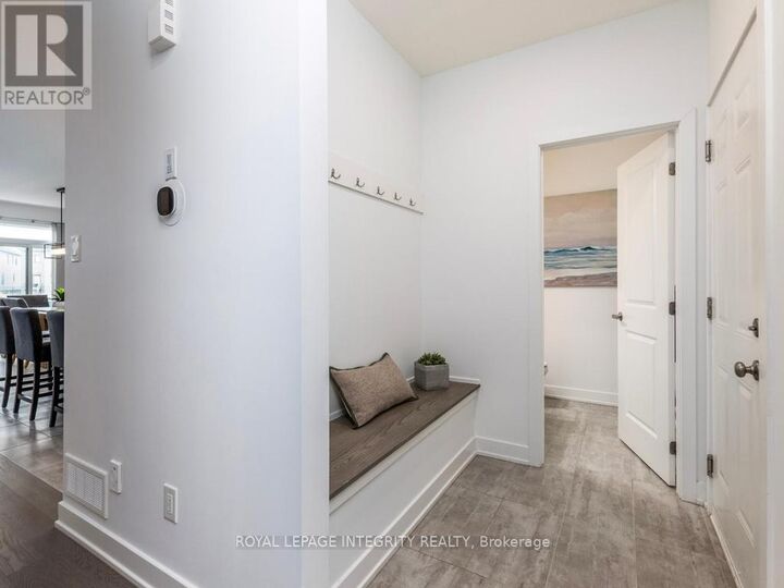 Property Photo:  28 Mendoza Way  ON K2S 2S6 