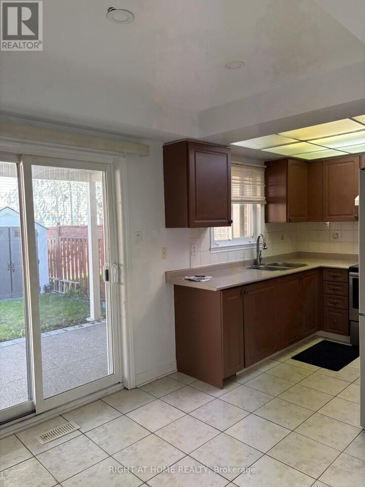 Property Photo:  48 Grand Valley Boulevard  ON L6A 3K2 