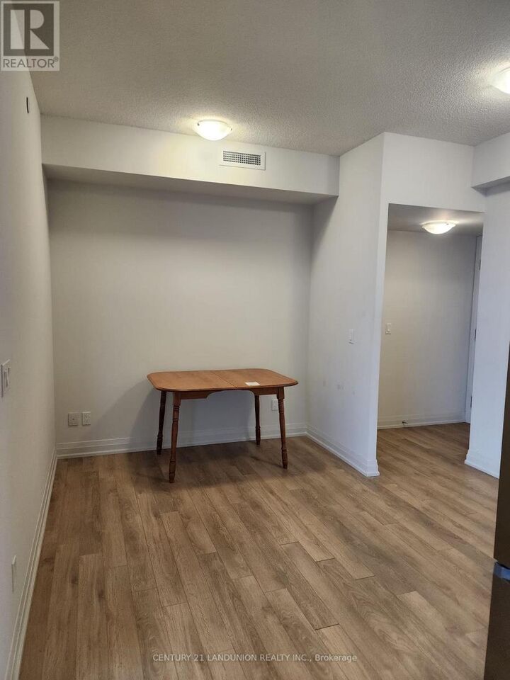 Property Photo:  20 Meadowglen Place 1909  ON M1G 0A9 