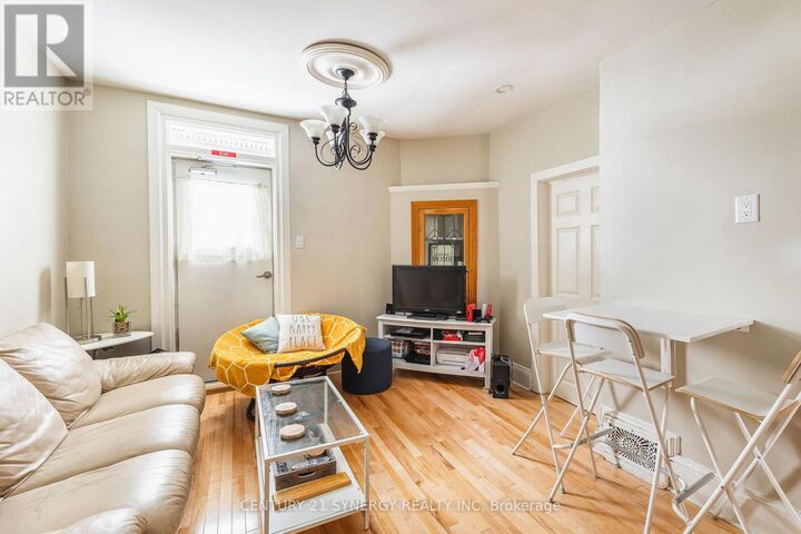 Property Photo:  229 Charlotte Street 2  ON K1N 8L1 