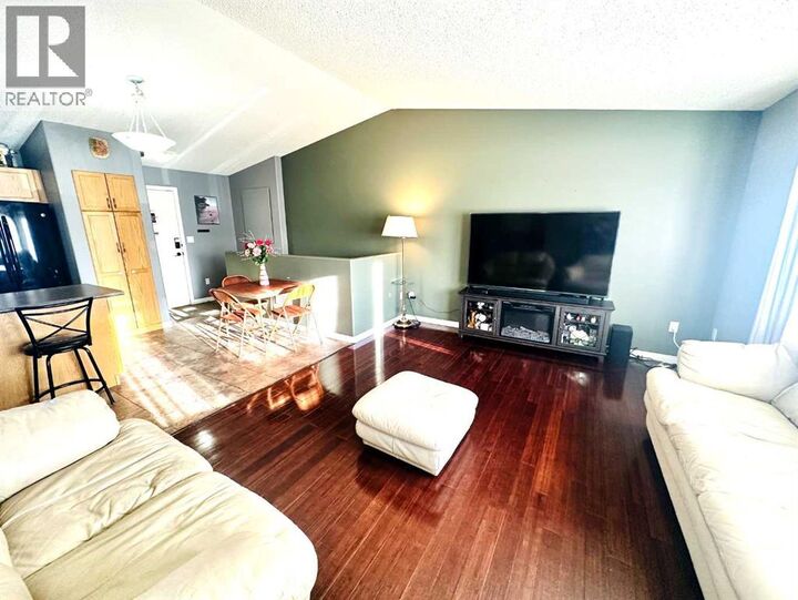 Property Photo:  1105 19 Street  AB T9W 1V1 