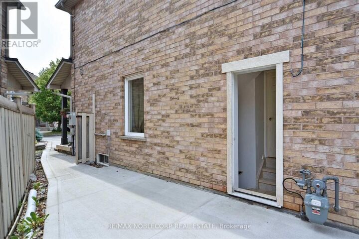 Property Photo:  16-103 Foxchase Avenue Basement  ON L4L 9K7 