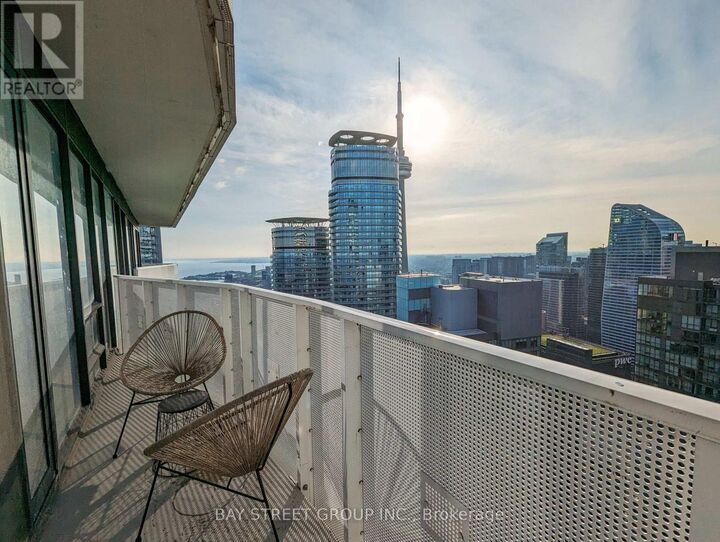 Property Photo:  100 Harbour Street 6103  ON M5J 0B5 