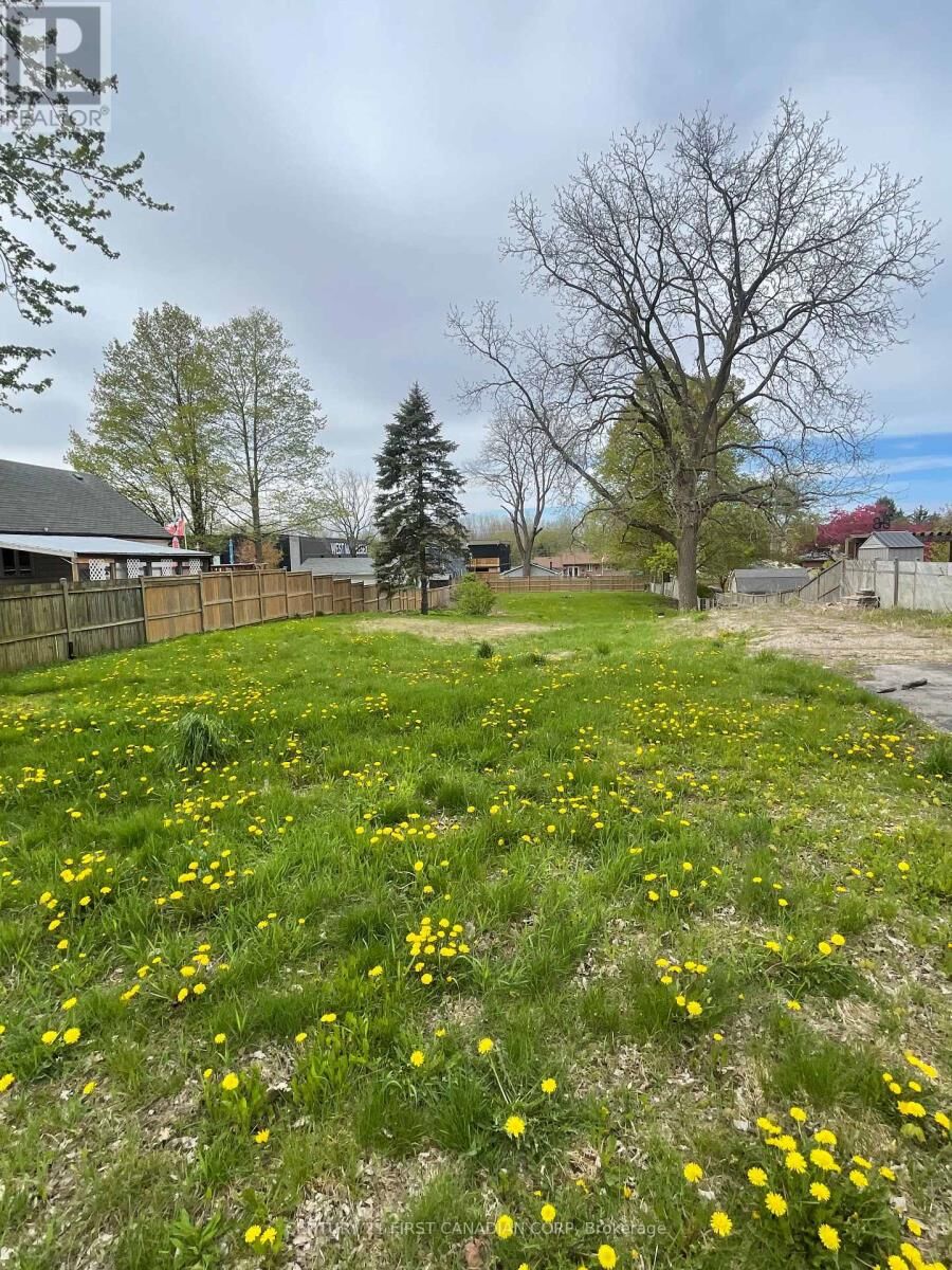 Property Photo:  313 Buchanan Street  ON N7G 1K6 
