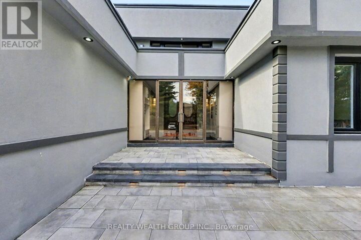 Property Photo:  32 Colton Crescent South  ON L4L 3L7 