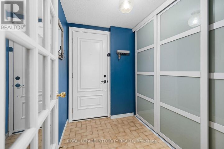 Property Photo:  4 Hackett Street  ON K1V 0P8 
