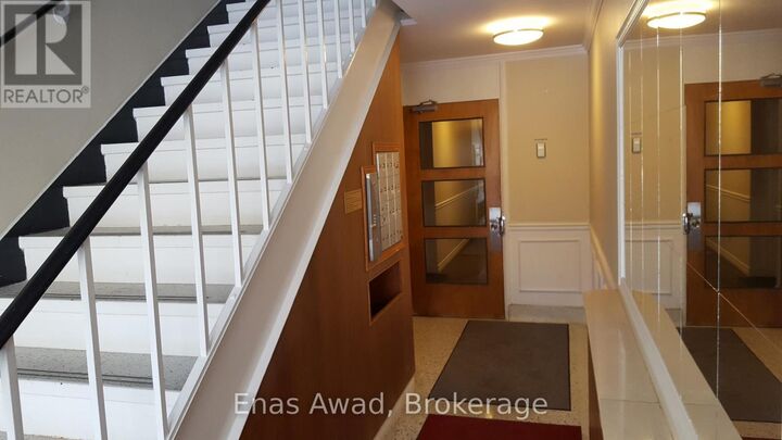 Property Photo:  111 Crichton Street 3  ON K1M 1V8 