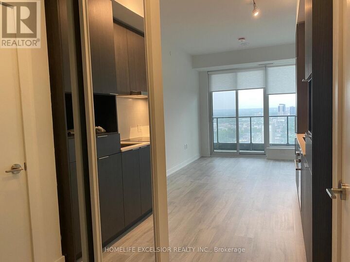 Property Photo:  7 Golden Lion Heights N2801  ON M2M 0C1 