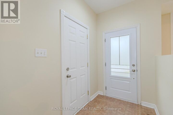 Property Photo:  263 Cresthaven Drive  ON K2G 6W3 