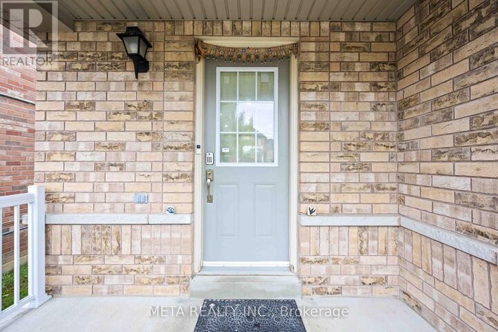 Property Photo:  210 Cabin Trail Crescent  ON L4A 0S3 