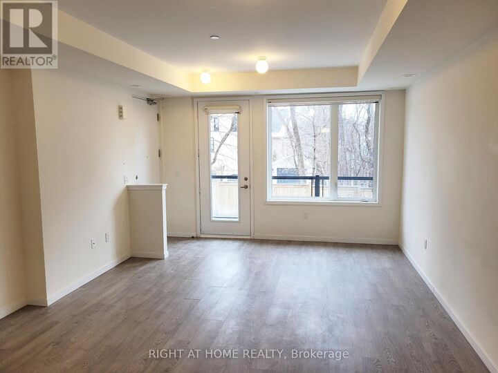 Property Photo: 300 Alex Gardner Circle 47 ON L4G 3G5