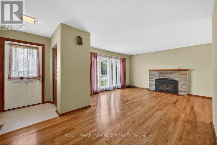Property Photo:  6 Robert Road  ON K0E 1T0 