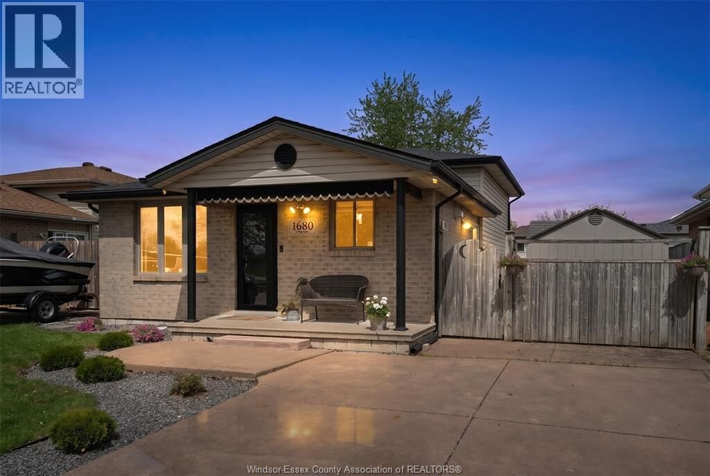 Property Photo:  1680 Calderwood Avenue  ON N8W 5V2 