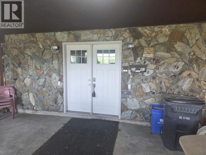 2402 Victoria Street — photo 1
