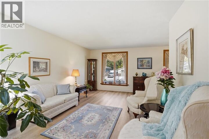 Property Photo:  13 Fallingbrook Drive  ON L0S 1E1 