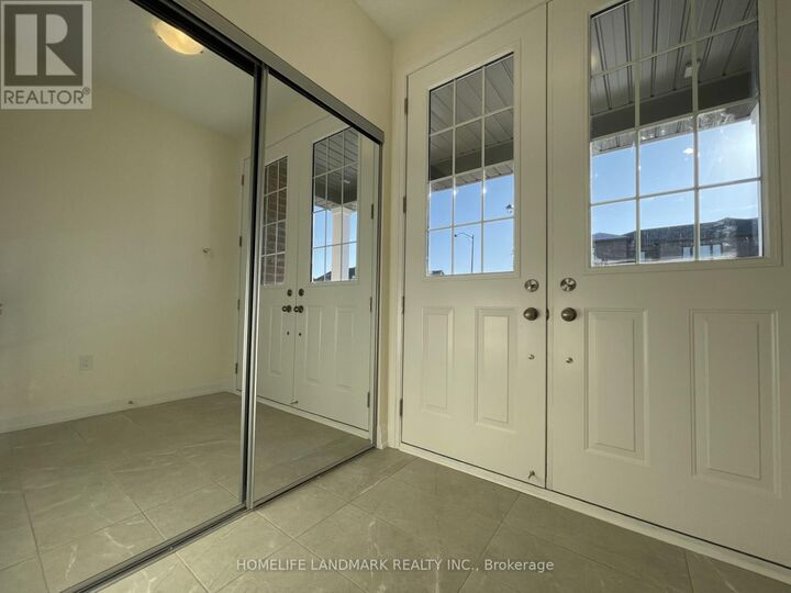 Property Photo:  38 Daisy Street  ON L9X 2E2 
