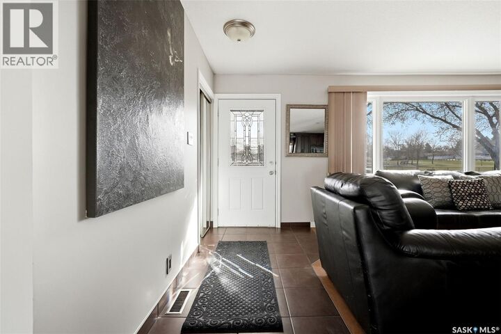 Property Photo:  730 McIntosh Street N  SK S4R 5Z4 
