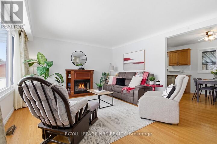 Property Photo:  14 Terrace Avenue  ON L3C 2C4 