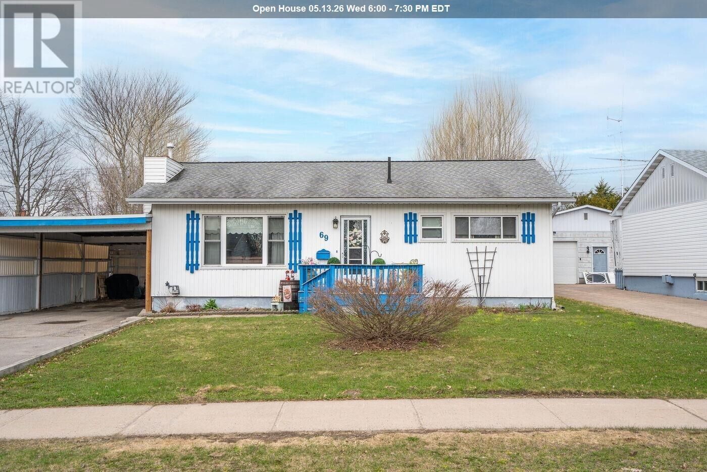 Property Photo:  69 Pentagon Blvd  ON P6B 5J2 