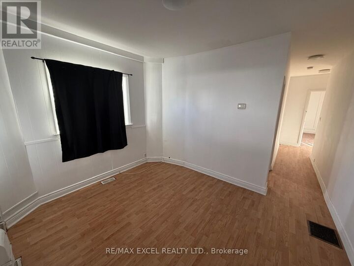 Property Photo:  515 Warden Avenue  ON M1L 3Z2 