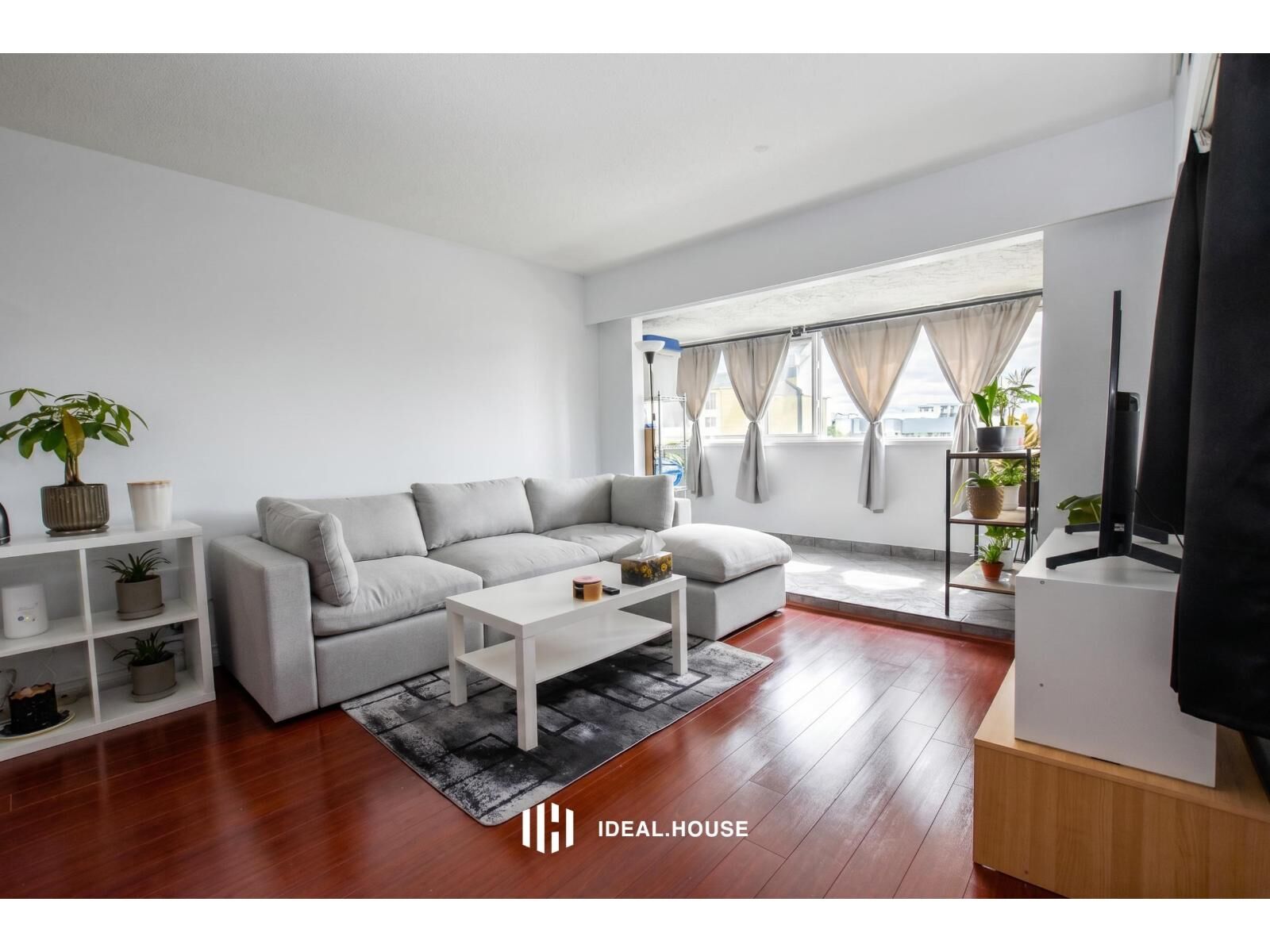 Property Photo:  1320 Fir Street 201  BC V4B 4B2 