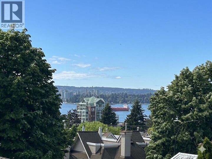 Property Photo:  232 East 6th Street 7  BC V7L 1P5 