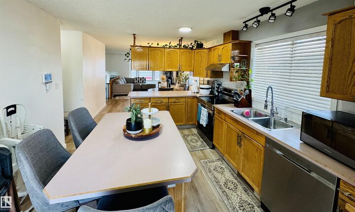 Property Photo:  5537 54 Avenue  AB T0A 3A1 
