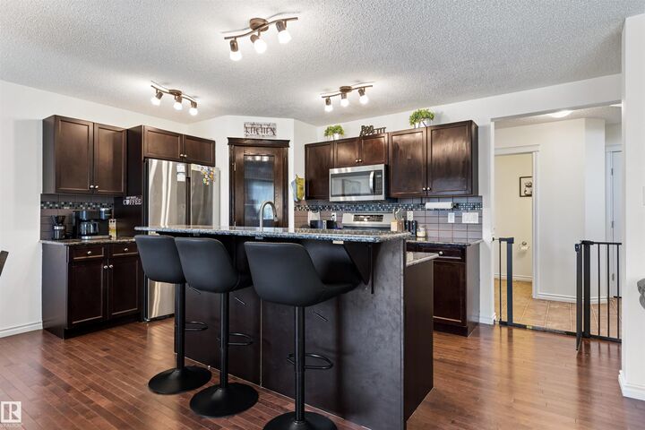 Property Photo:  6115 18 Avenue SW  AB T6X 0W3 