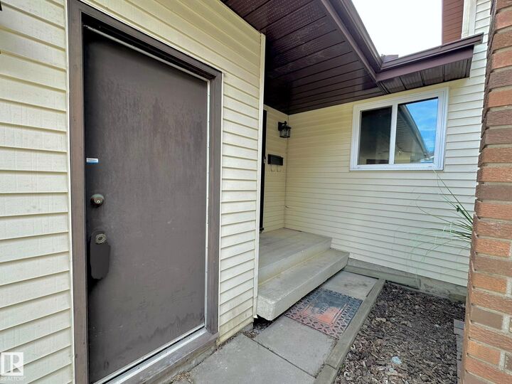 Property Photo:  11111 157 Avenue NW  AB T5X 4V1 