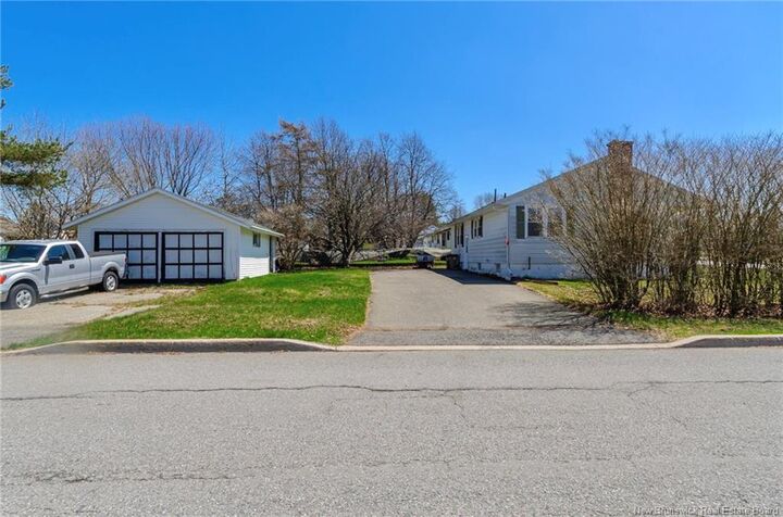 Property Photo:  14 Silver Crescent  NB E2J 3G3 
