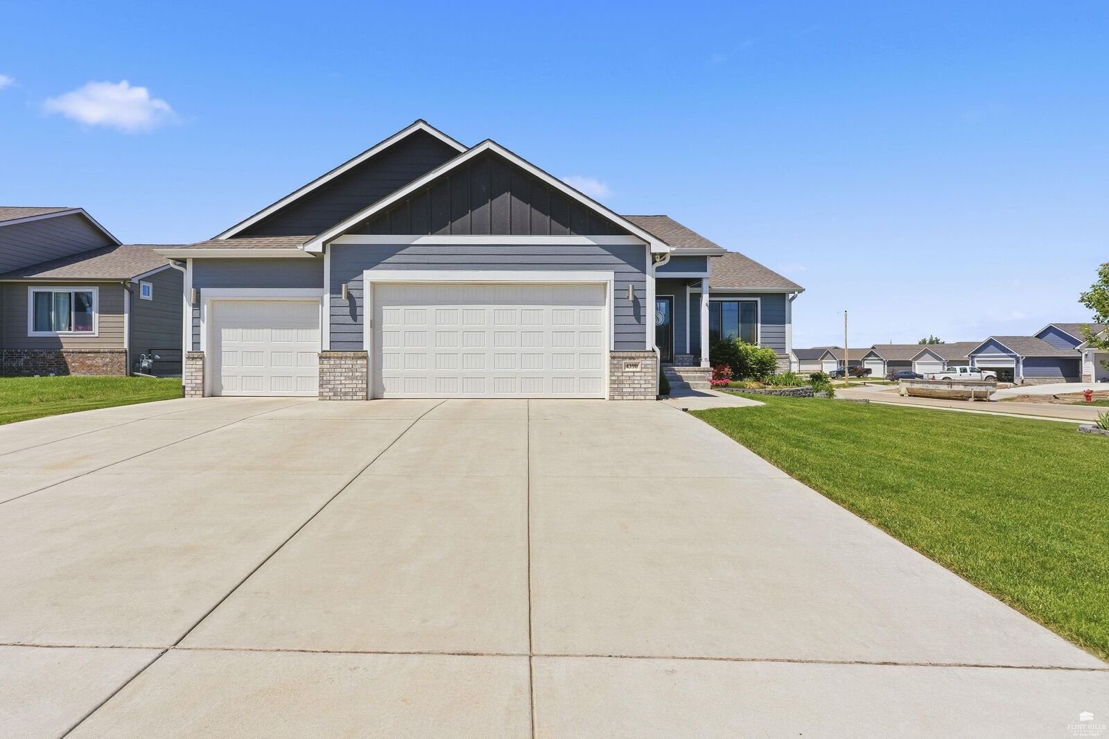 Property Photo: 4390 Glen View Drive KS 66502