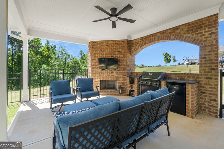Property Photo:  1181 Starboard Way  GA 30642 