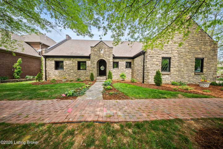 Property Photo:  213 Buckland Trace  KY 40245 