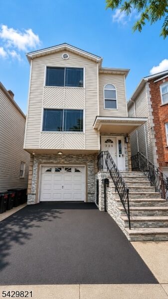 Property Photo:  226 Bond St 2  NJ 07206 