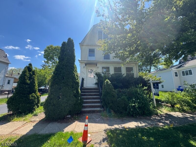 Property Photo:  226 Waverly Pl  NJ 07079 