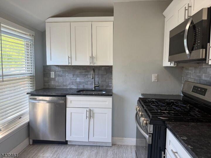Property Photo:  160 Gordonhurst Ave C31  NJ 07043 
