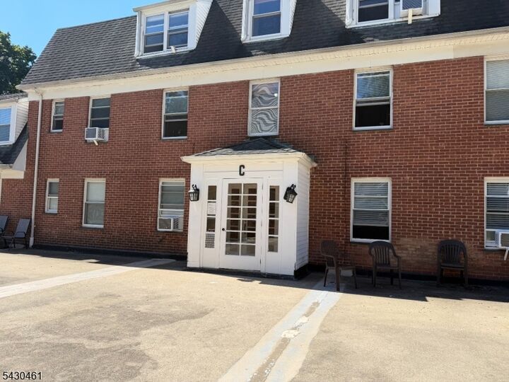 Property Photo:  160 Gordonhurst Ave C31  NJ 07043 