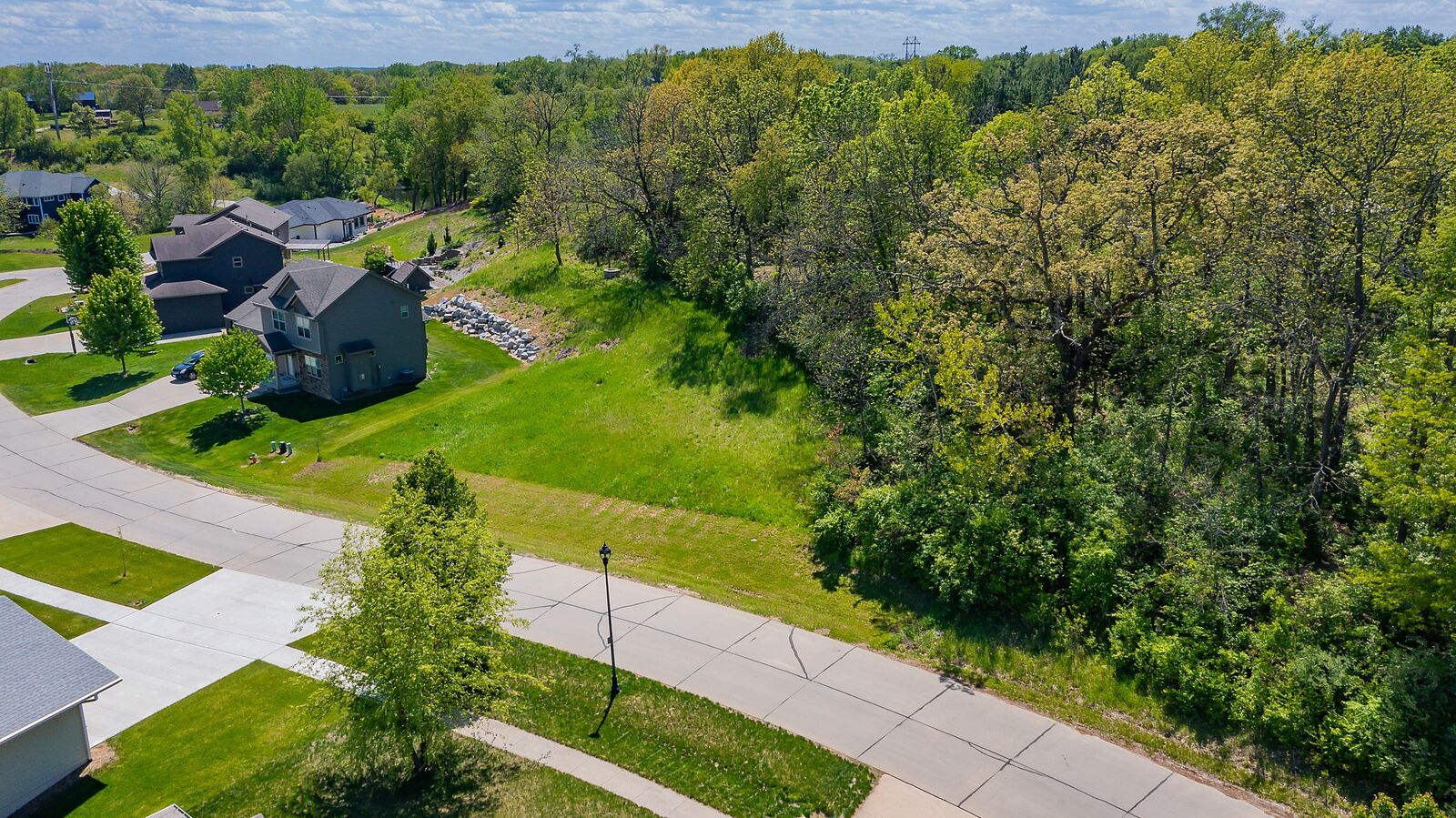 Property Photo:  5623 Arbor Lake Drive  IA 50327 