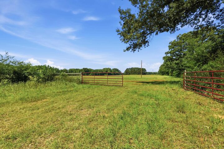 Property Photo:  796 Juniper Rd  TX 75755 