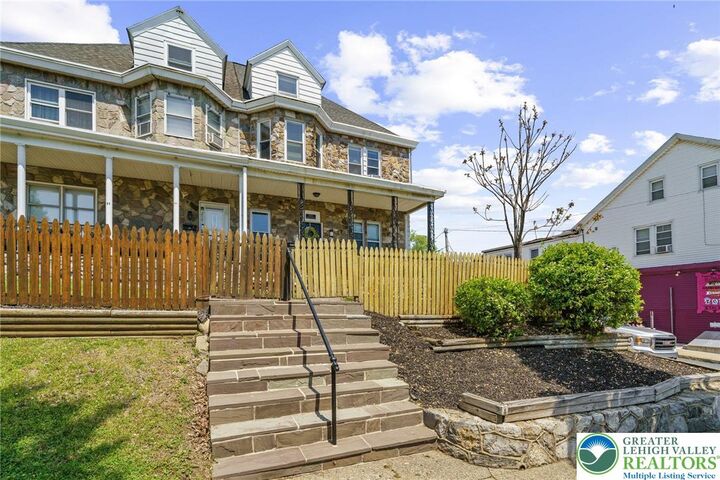 Property Photo:  1025 Northampton Street  PA 18042 