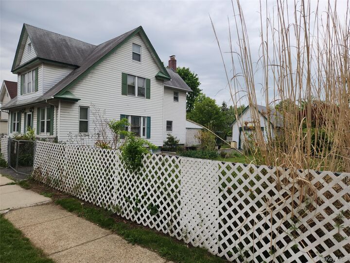 Property Photo:  34 Oakland Street  NY 11550 