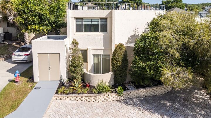 Property Photo:  1111 Encourte Green  FL 32712 