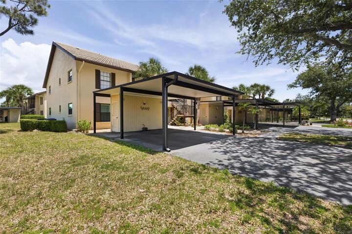 Property Photo: 305 Mission Trail W K FL 34285