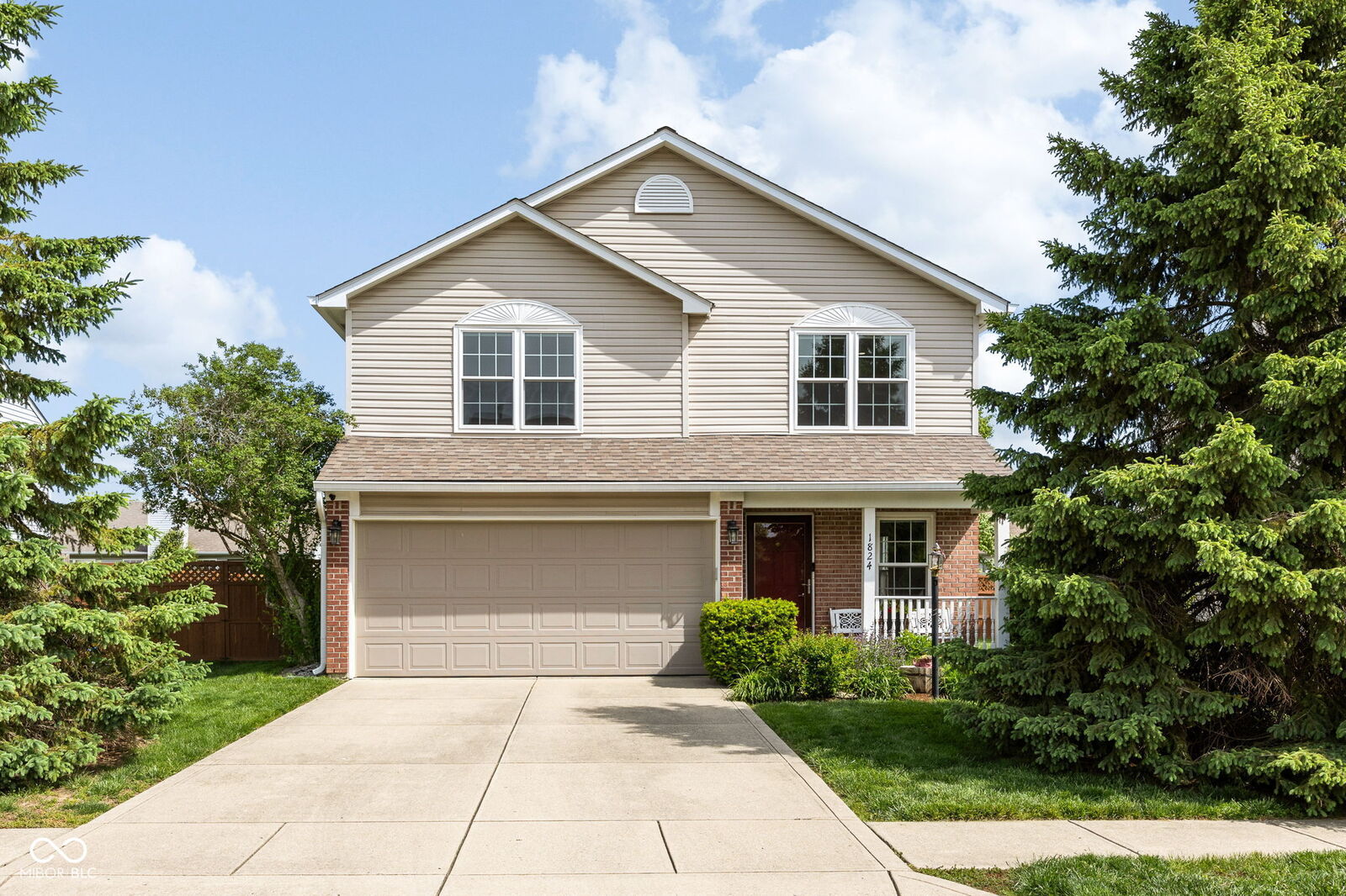 Property Photo:  1824 Creekside Drive  IN 46112 