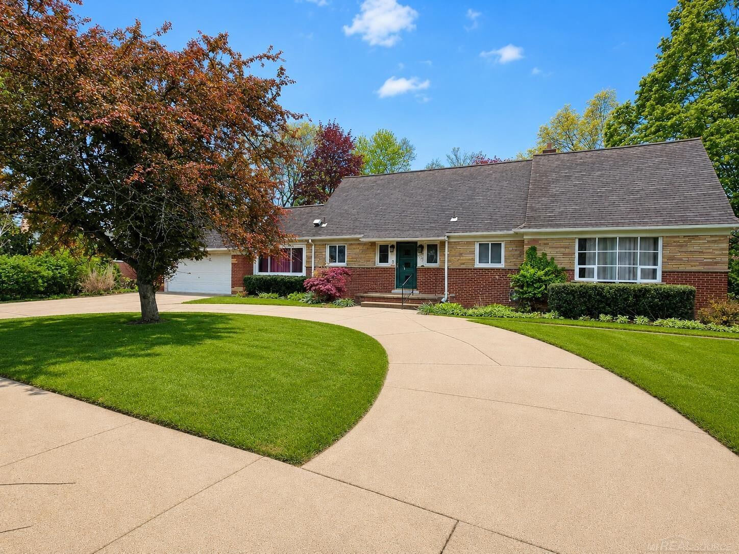 Property Photo:  18139 Avilla Boulevard  MI 48076 