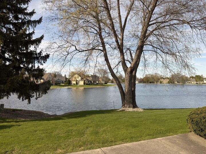 Property Photo:  2314 W Dickinson Ct  WI 53092 