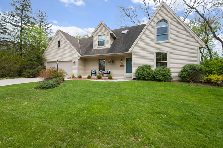 Property Photo:  W52n618 Highland Dr  WI 53012 