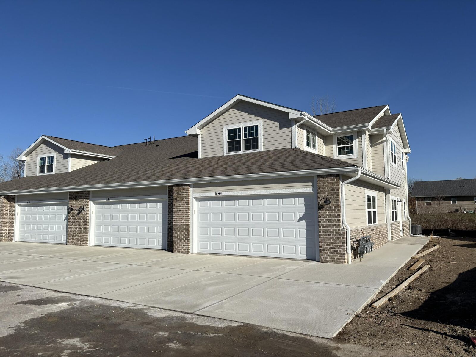Property Photo:  465 Hillary Cir A  WI 53038 